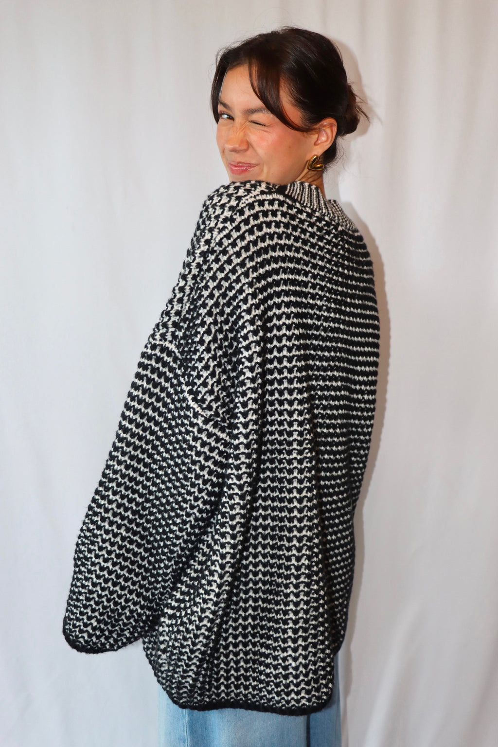Zwart-Witte Gebreide Oversized - Cardigan